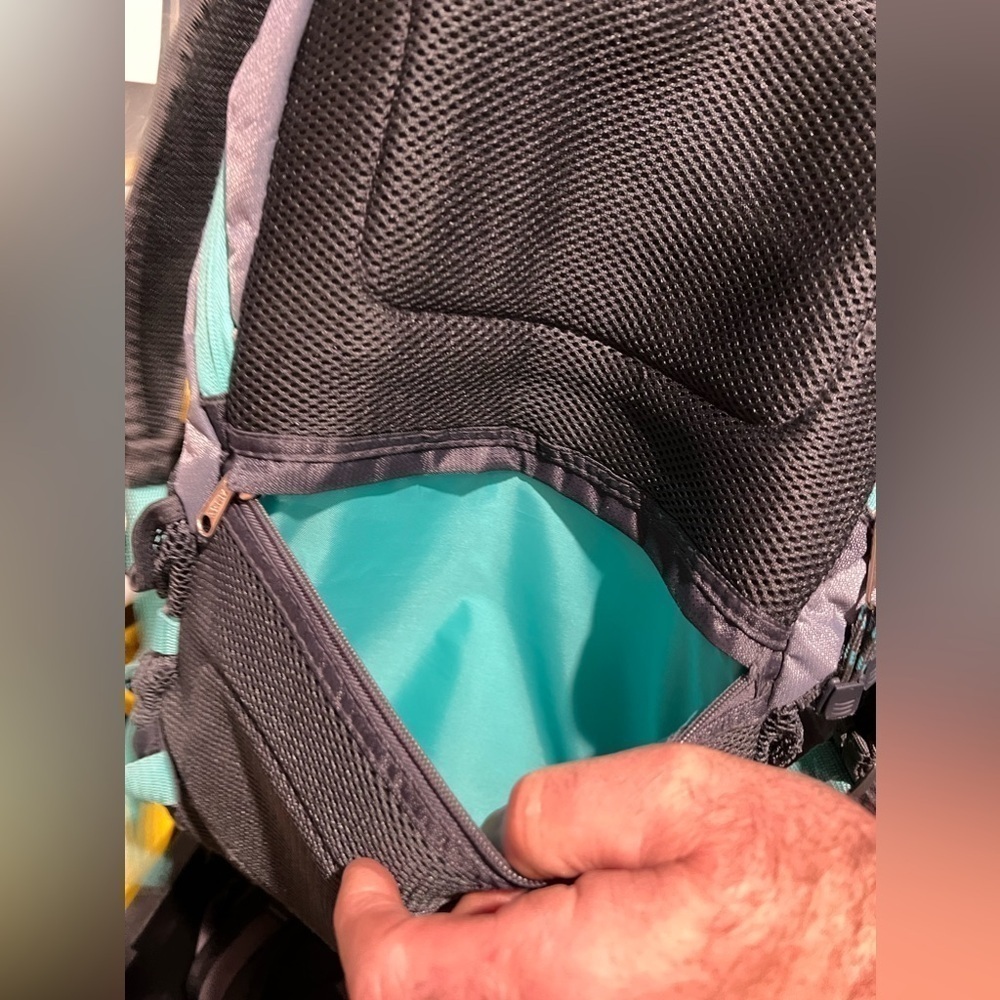 BIN046.6 Eastsport Extreme Backpack, Wild Dots - Picture 10 of 12